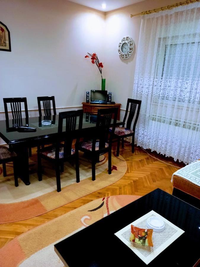 Stan Na Dan J & M Apartment Vrsac Luaran gambar